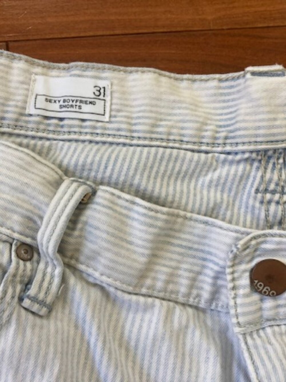 Gap 1969 Vintage Sexy Boyfriend Shorts